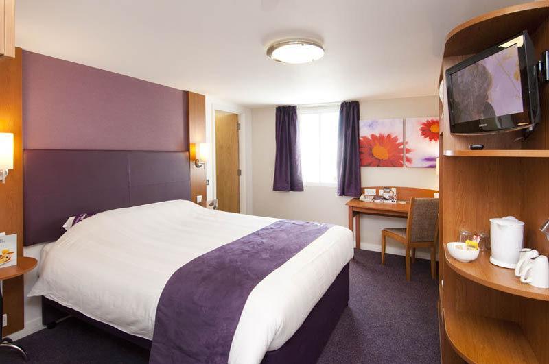 Premier Inn Andover Exterior foto